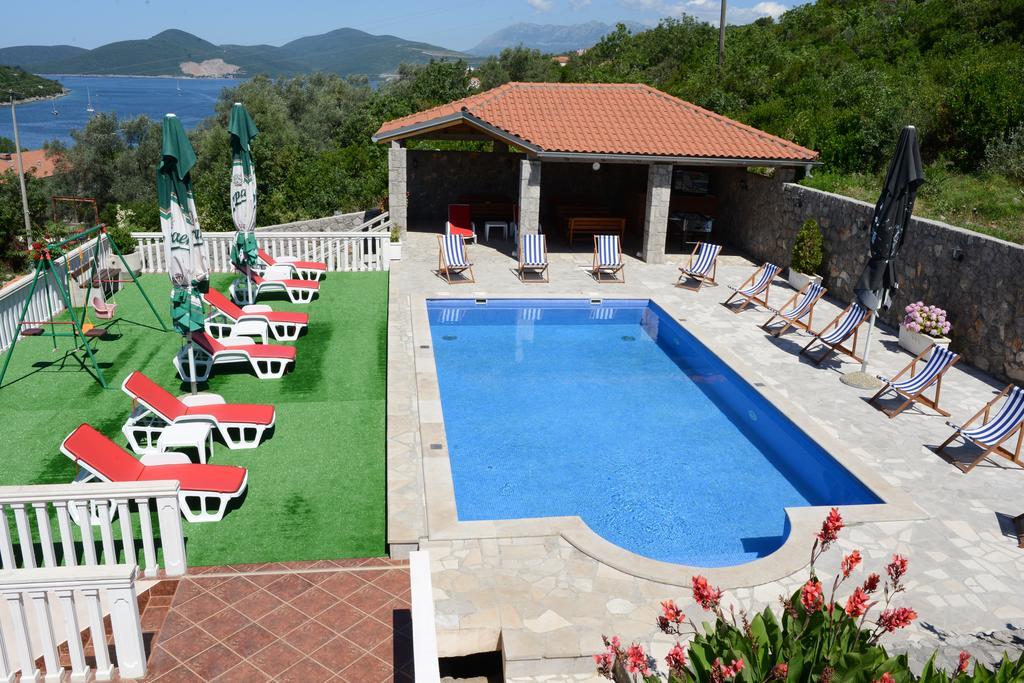 Apartments Vila Lazarevic Tivat Exterior foto
