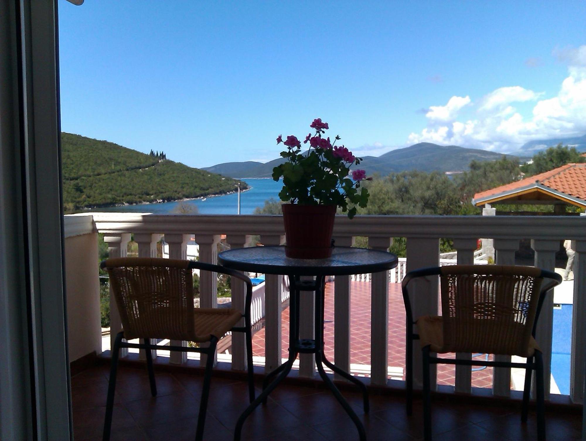 Apartments Vila Lazarevic Tivat Exterior foto