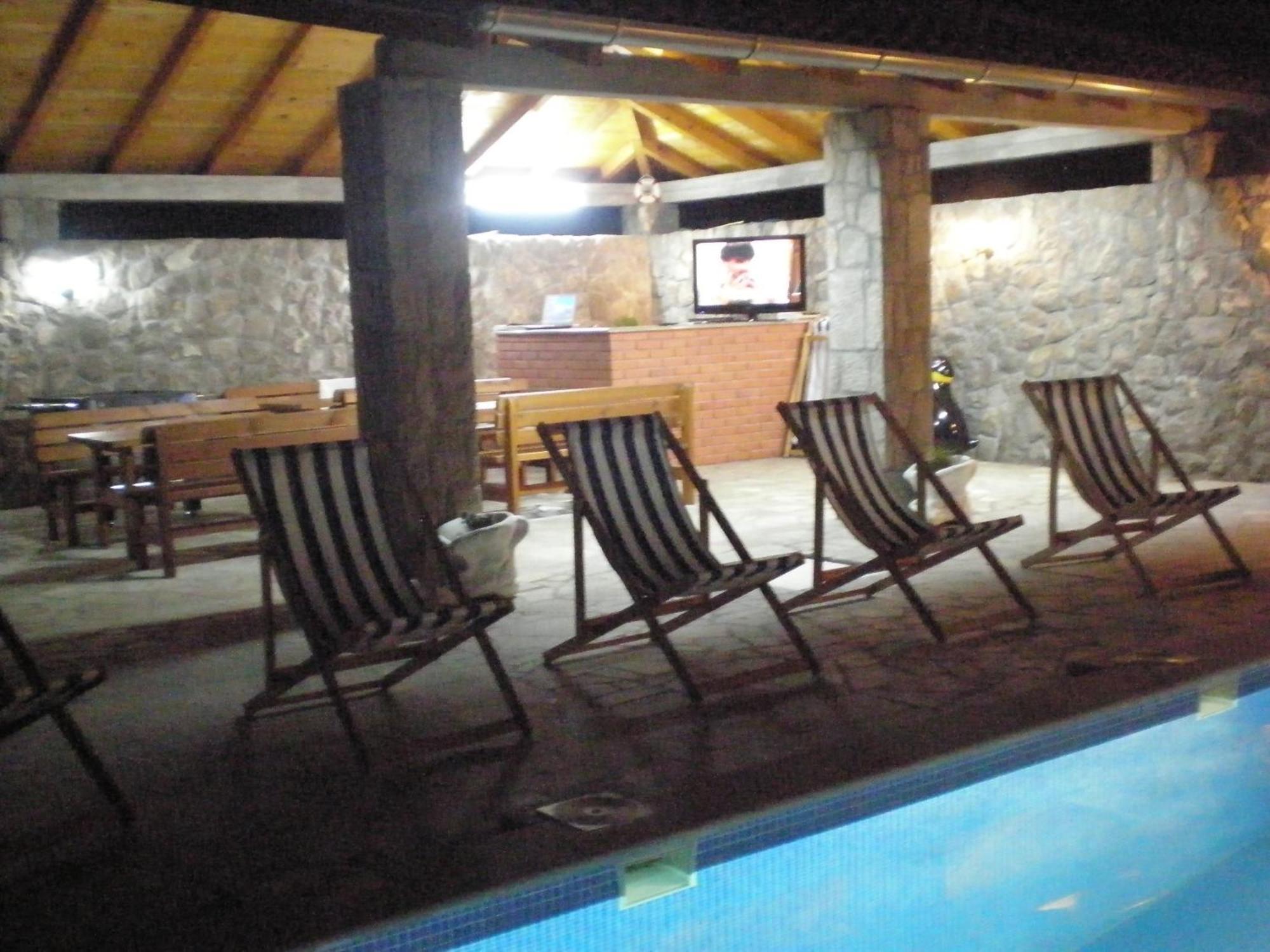 Apartments Vila Lazarevic Tivat Exterior foto